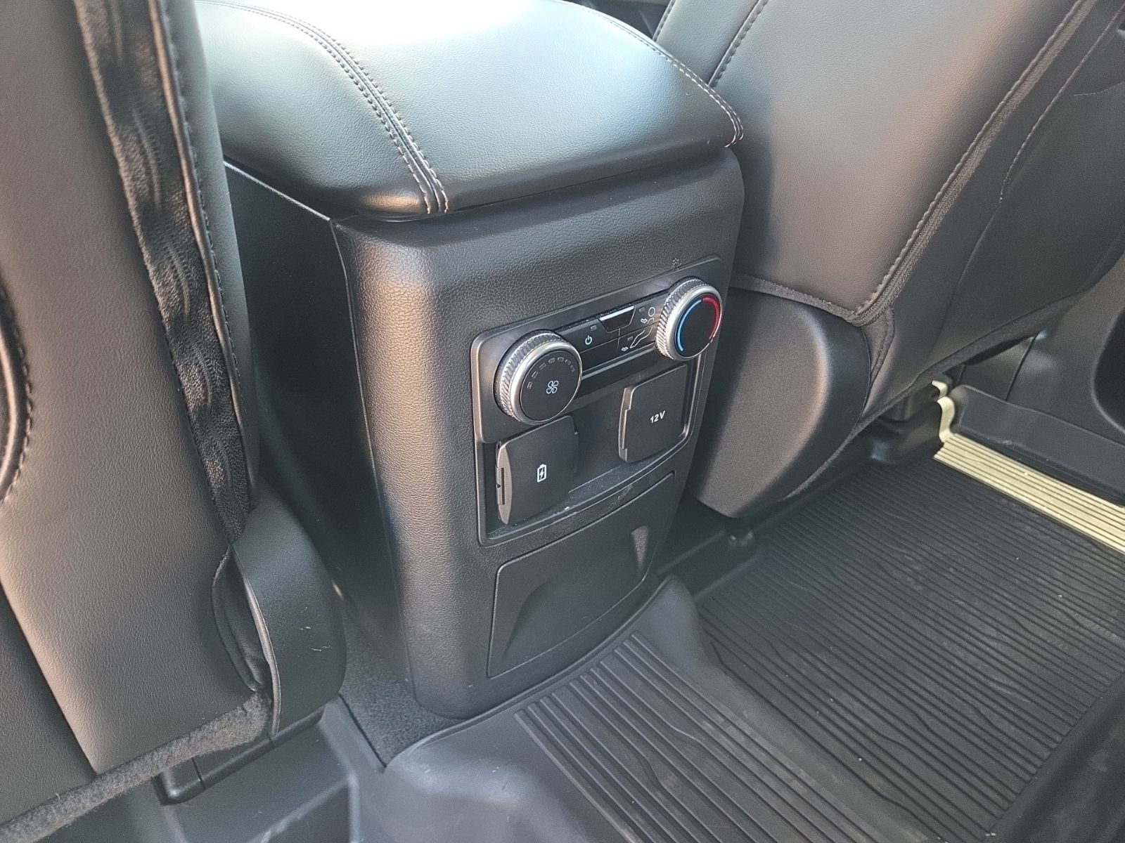 Certified 2022 Ford Explorer XLT w/ Equipment Group 202A AWD/4WD image 42