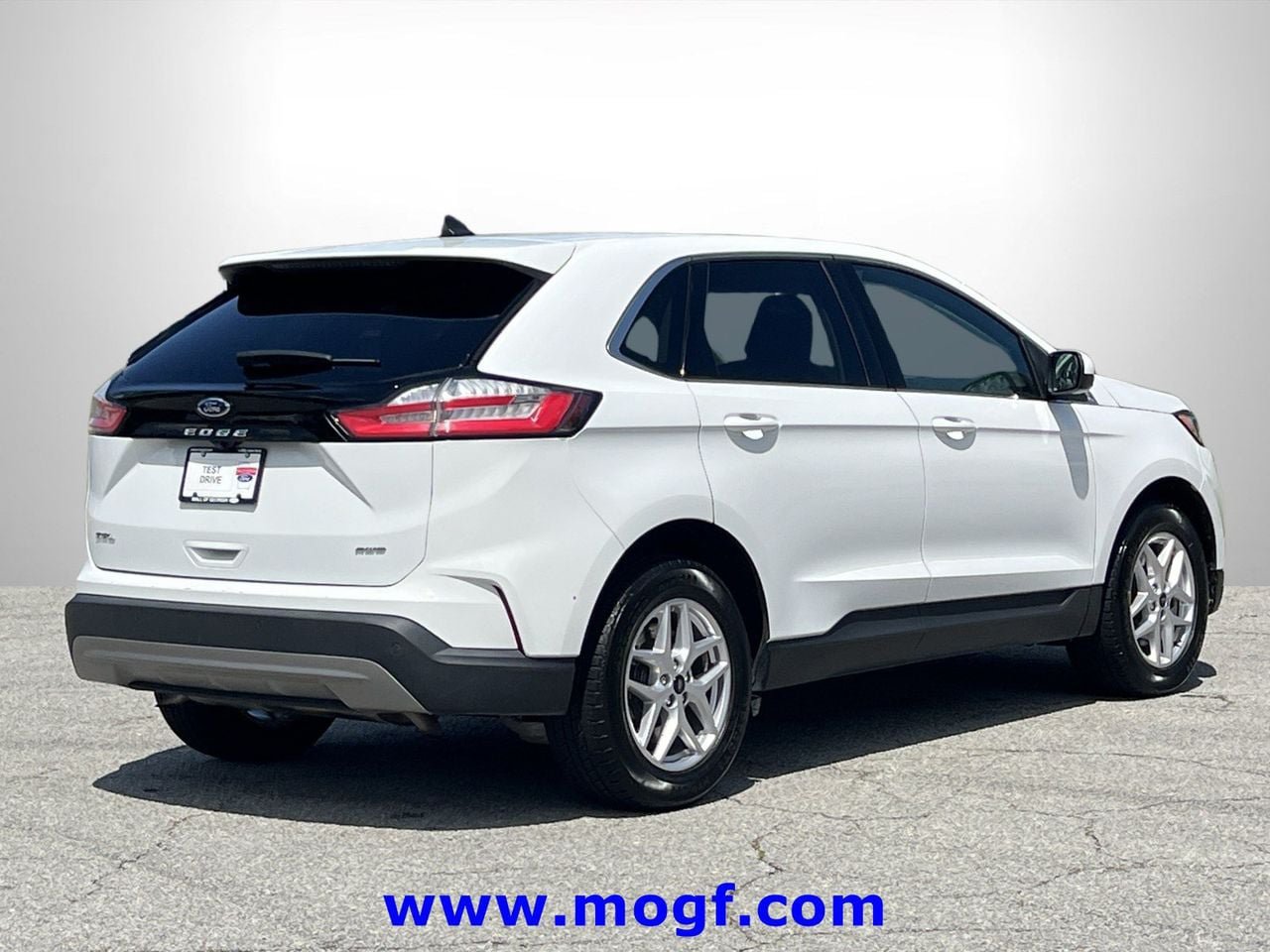 Certified 2024 Ford Edge SEL AWD/4WD image 3