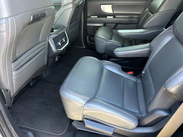 Certified 2025 Ford Expedition Active AWD/4WD image 11