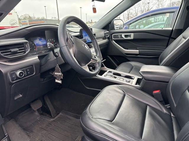 Certified 2023 Ford Explorer XLT w/ Equipment Group 202A image 9