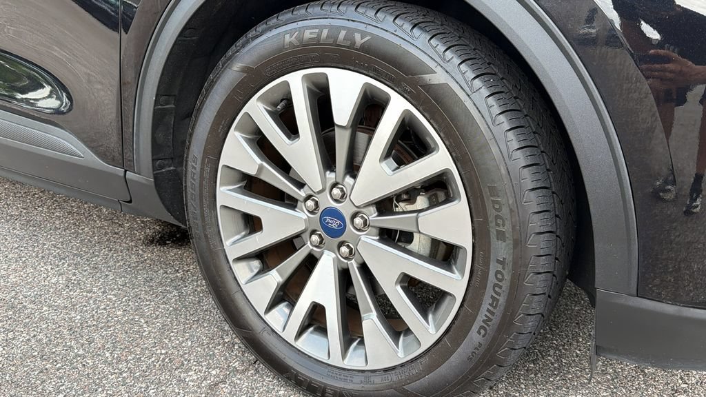 Certified 2022 Ford Escape Titanium FWD image 12
