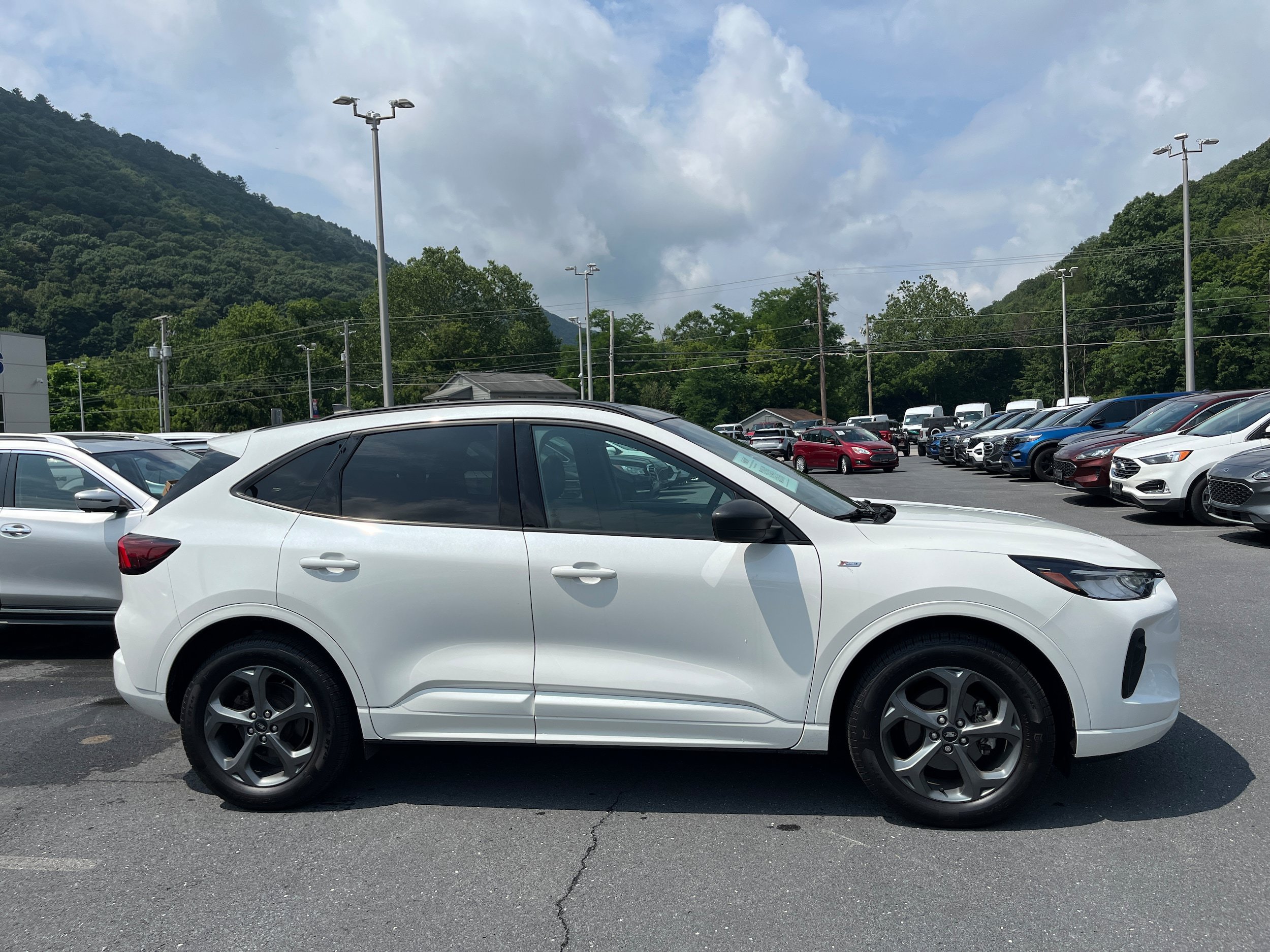 Certified 2023 Ford Escape ST-Line w/ Tech Pack #1 AWD/4WD image 5