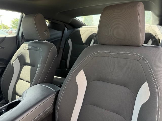 Used 2023 Chevrolet Camaro LT RWD image 9