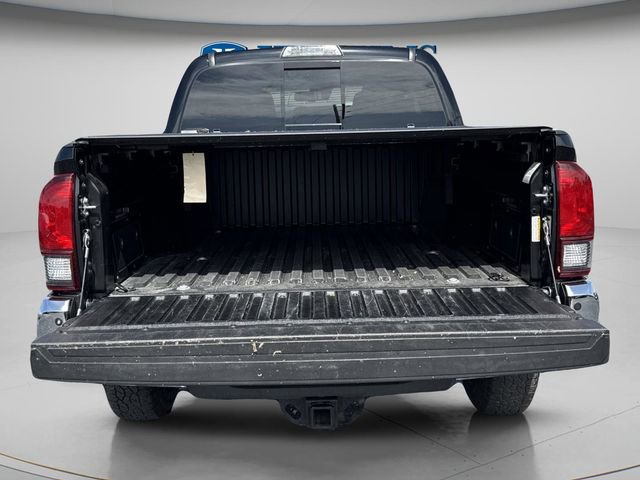 Used 2018 Toyota Tacoma SR5 RWD image 19