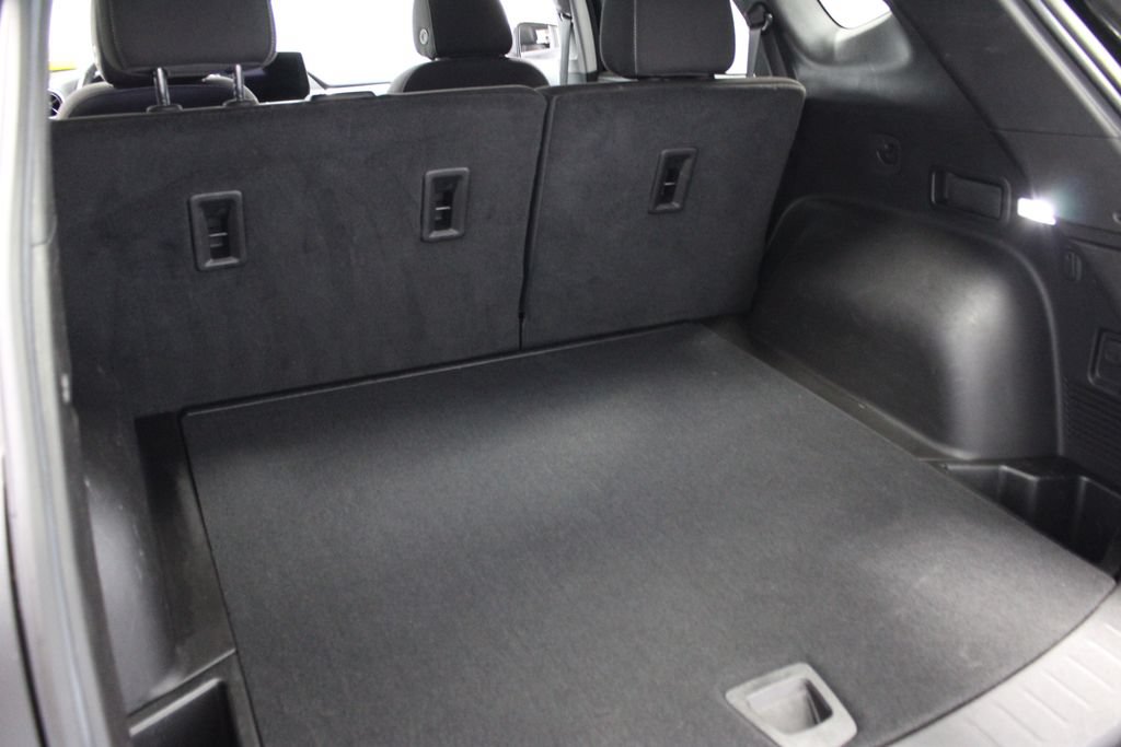 Used 2024 Chevrolet Blazer LT w/ Driver Confidence Package FWD image 17