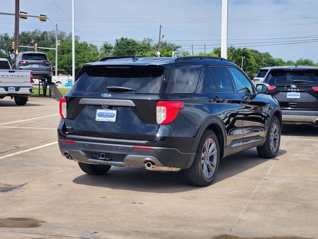 Certified 2024 Ford Explorer XLT w/ Equipment Group 202A RWD image 7