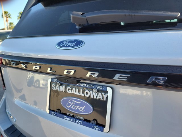 Certified 2025 Ford Explorer Active image 11