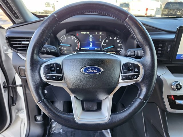 Certified 2022 Ford Explorer XLT image 28