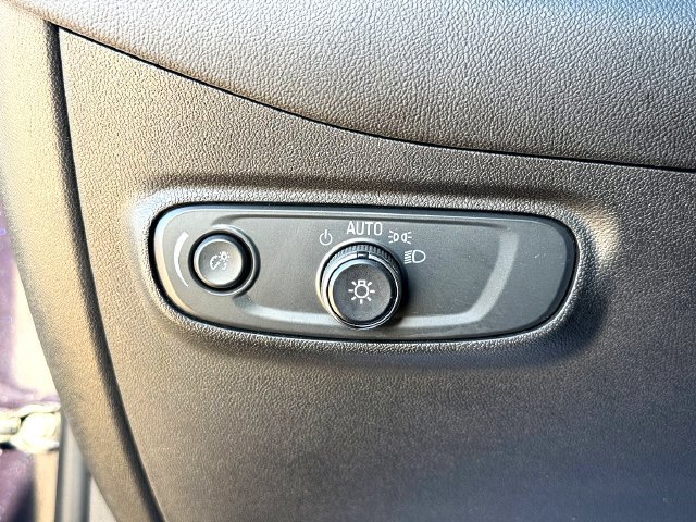 Used 2020 Chevrolet Equinox LS w/ LS Convenience Package FWD image 15