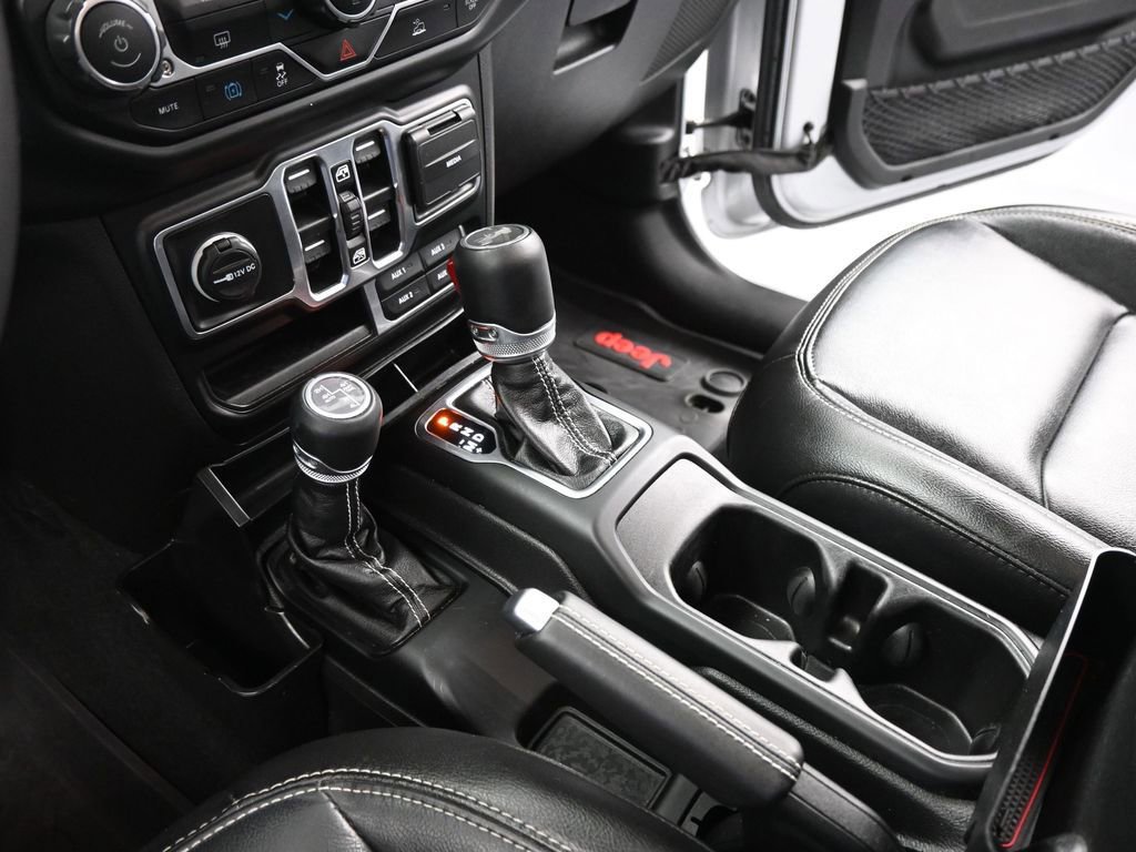 Used 2023 Jeep Wrangler Unlimited Sahara image 13