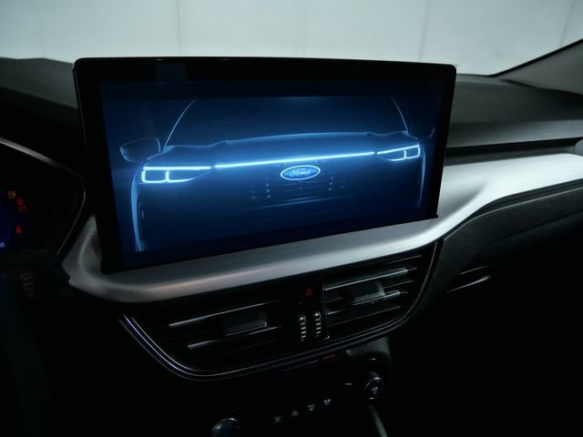 Certified 2025 Ford Escape Platinum AWD/4WD image 17