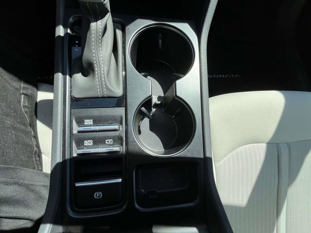 Used 2025 Hyundai Sonata SE FWD image 17