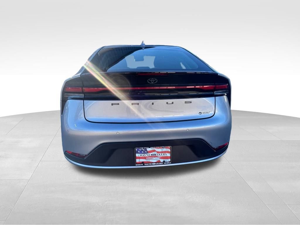 Used 2024 Toyota Prius LE image 4