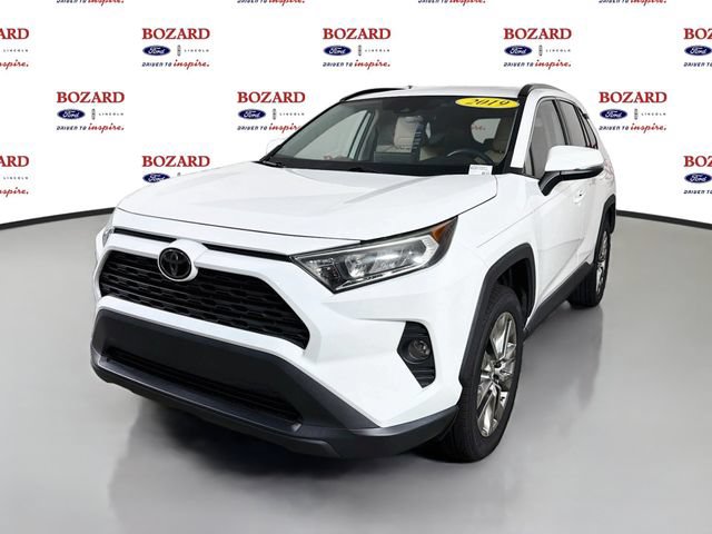 Used 2019 Toyota RAV4 XLE Premium w/ Cold Weather Package FWD image 4