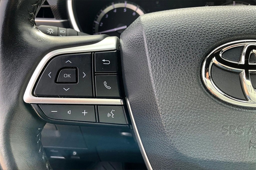 Used 2022 Toyota Highlander XSE image 18