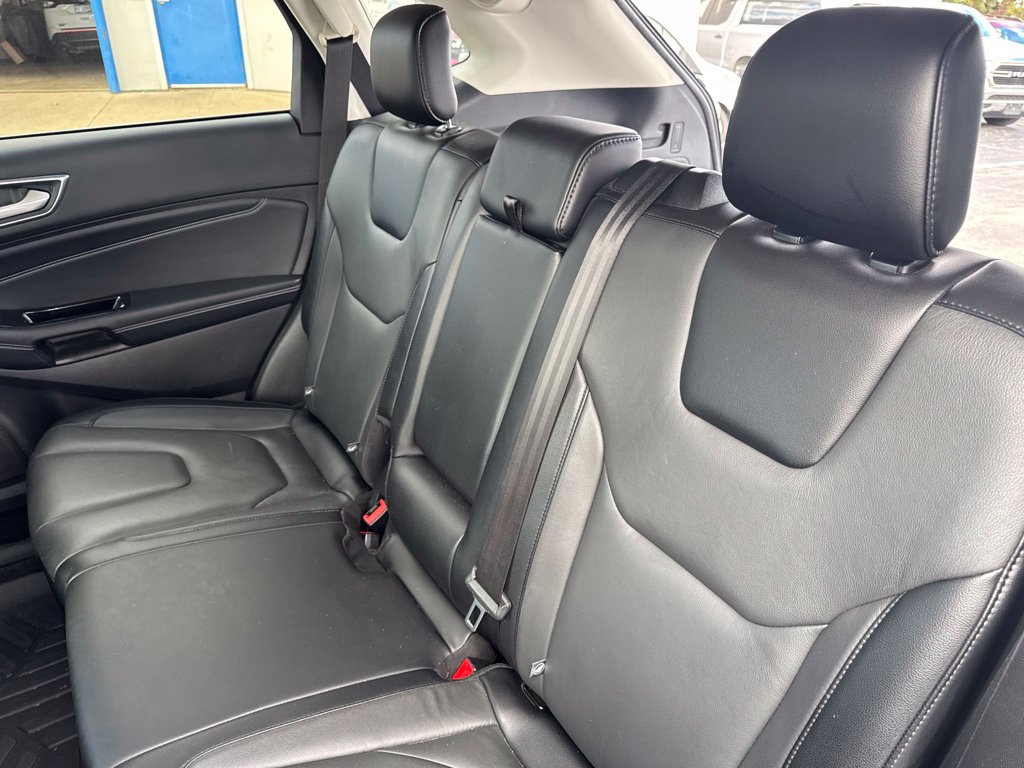 Certified 2019 Ford Edge Titanium FWD image 33