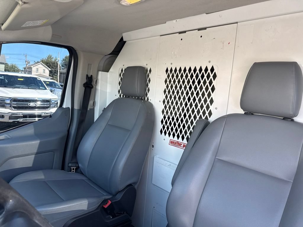Certified 2018 Ford Transit 150 130 Low Roof RWD image 11