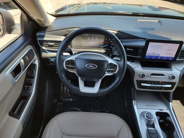 Certified 2022 Ford Explorer XLT w/ Equipment Group 202A AWD/4WD image 12