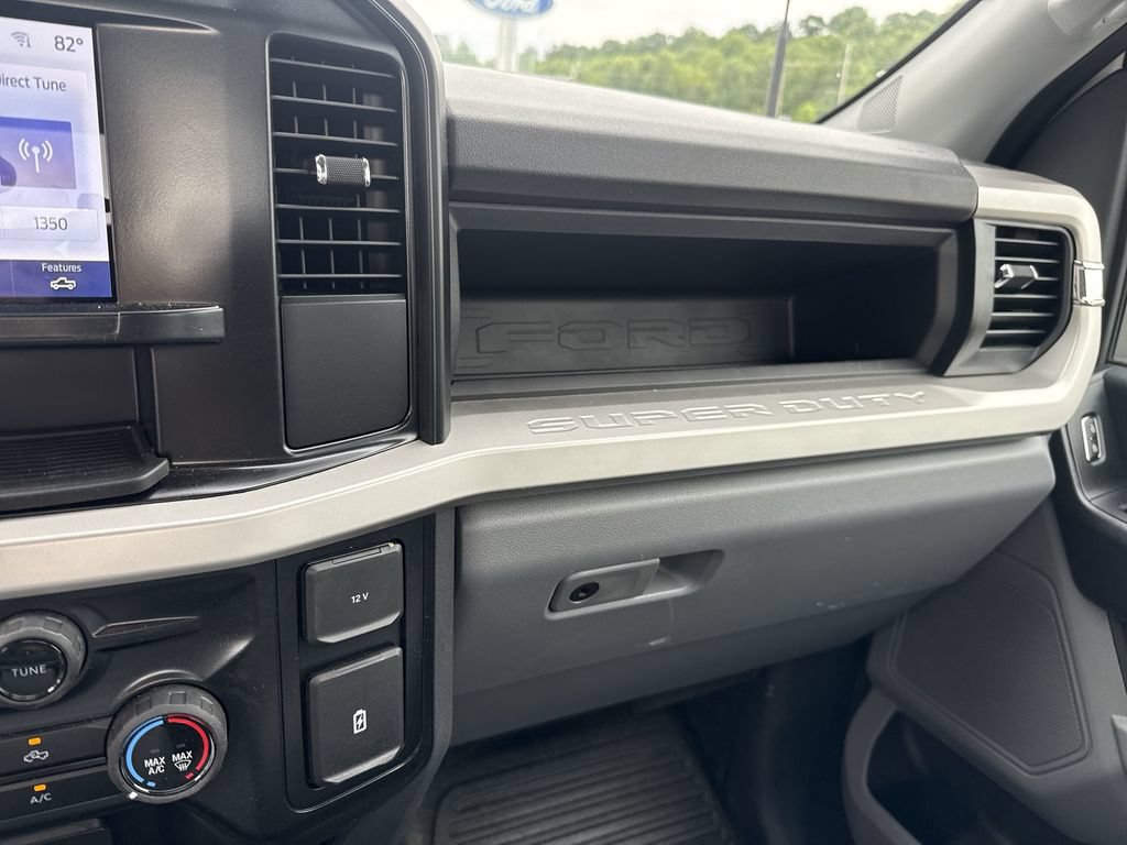 Certified 2025 Ford F250 XL w/ XL Chrome Package RWD image 10