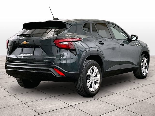 Used 2026 Chevrolet Trax LS FWD image 11