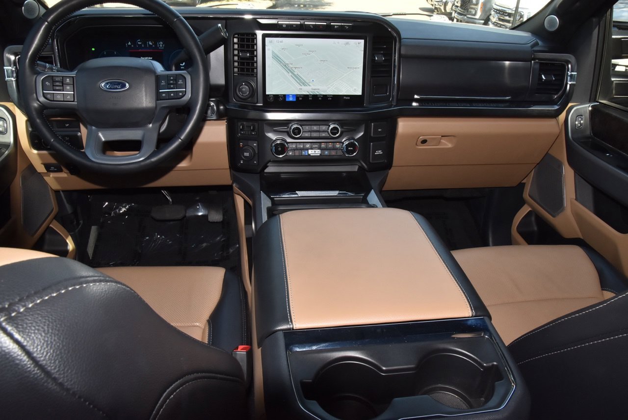 Certified 2024 Ford F250 Lariat w/ Lariat Ultimate Package AWD/4WD image 16