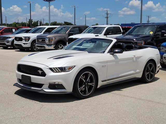Certified 2017 Ford Mustang GT Premium RWD image 3