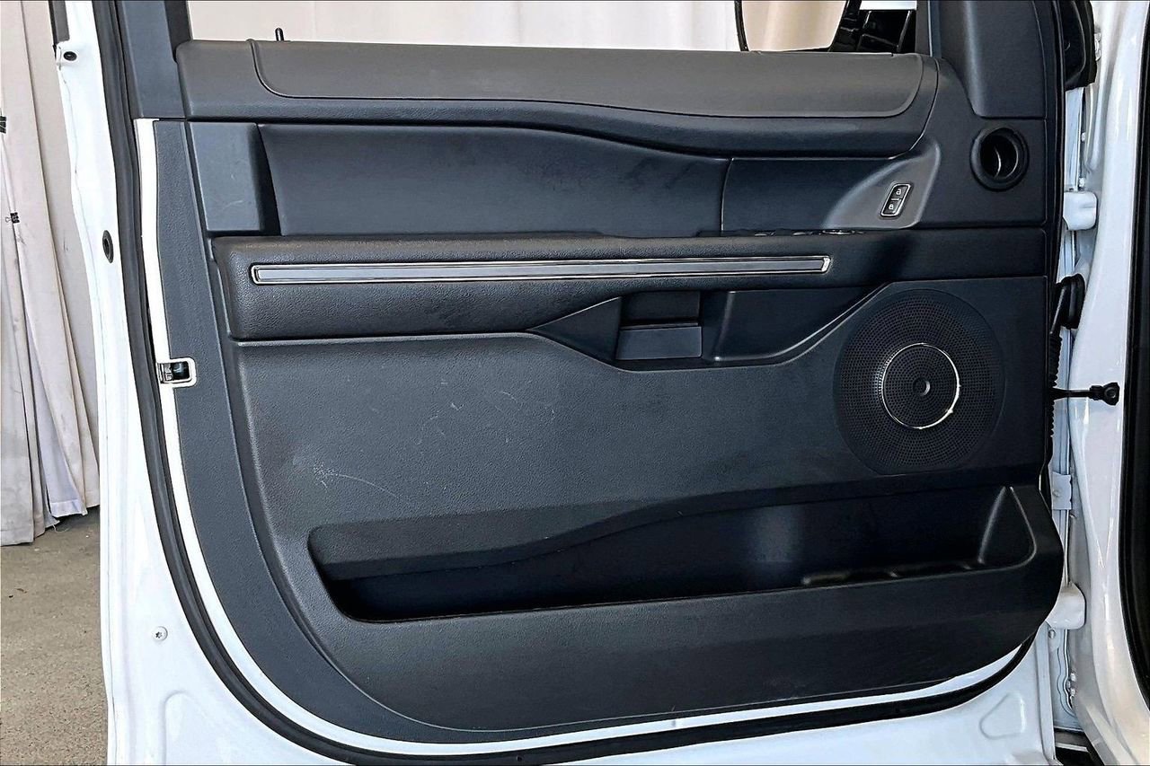 Certified 2023 Ford Expedition XLT image 26