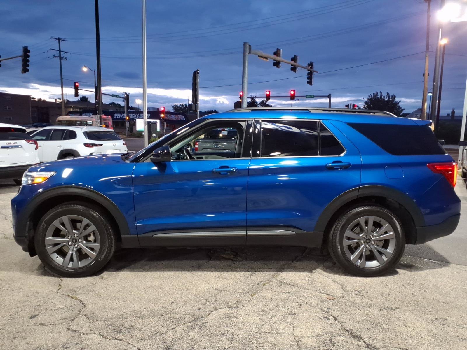 Certified 2022 Ford Explorer XLT w/ Equipment Group 202A AWD/4WD image 6