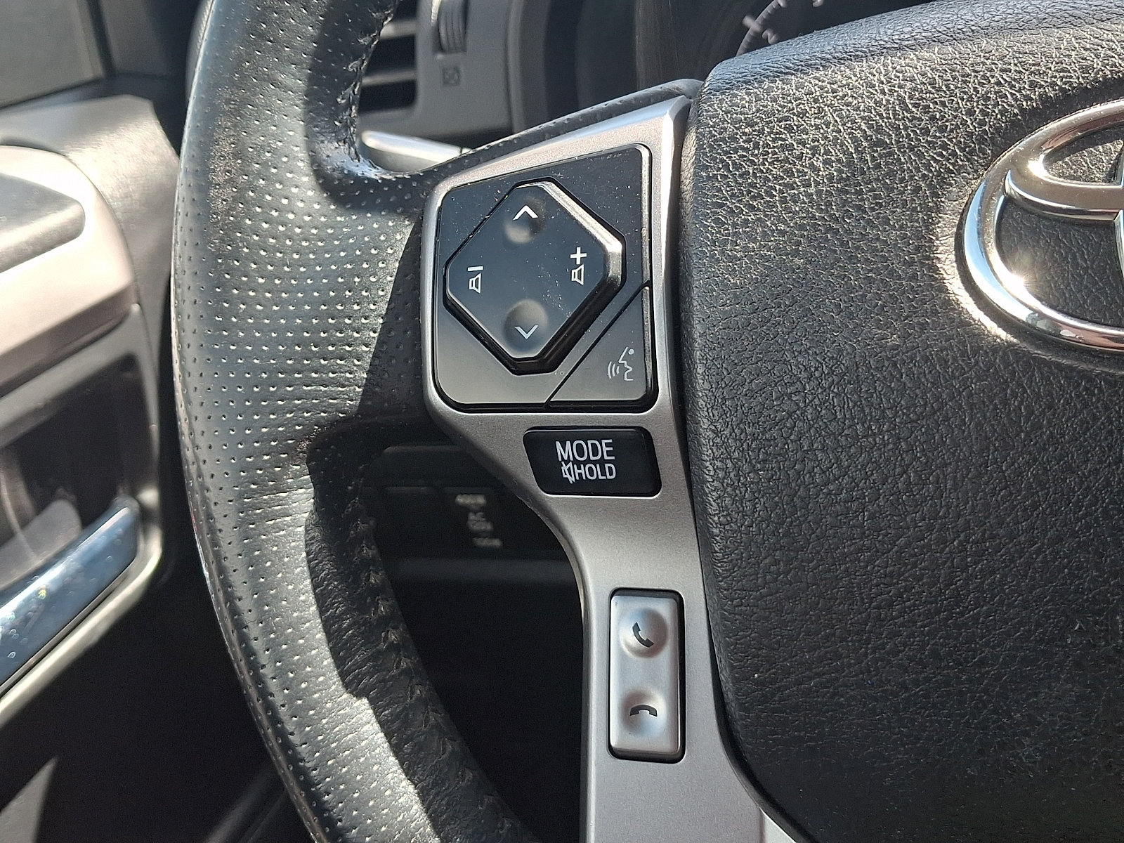 Used 2020 Toyota 4Runner SR5 w/ Wilderness Package AWD/4WD image 22