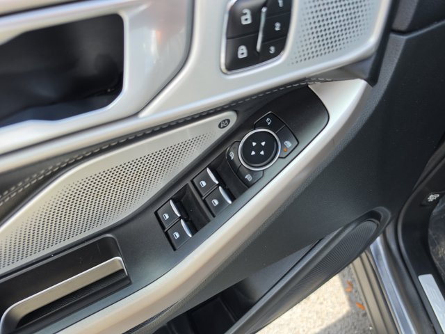 Certified 2023 Ford Explorer Limited w/ Limited Technology Package RWD image 18