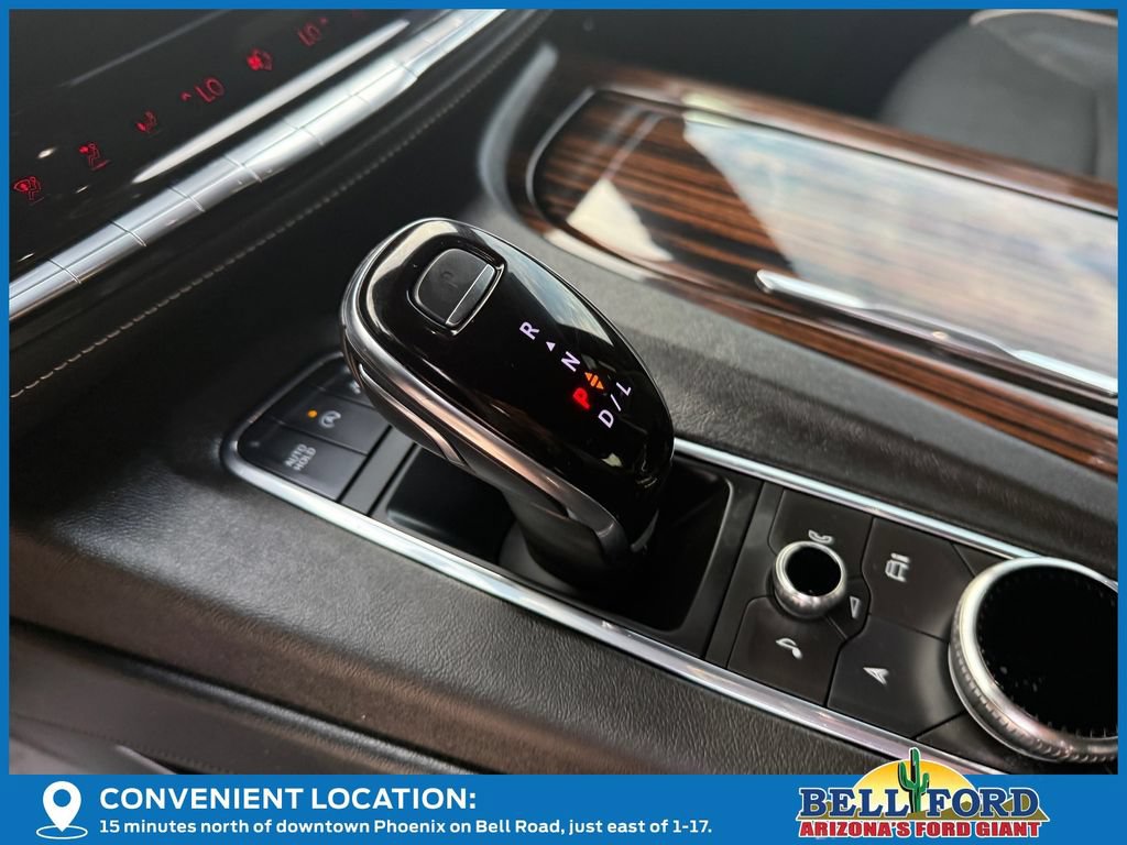 Used 2024 Cadillac Escalade ESV Premium Luxury AWD/4WD image 25