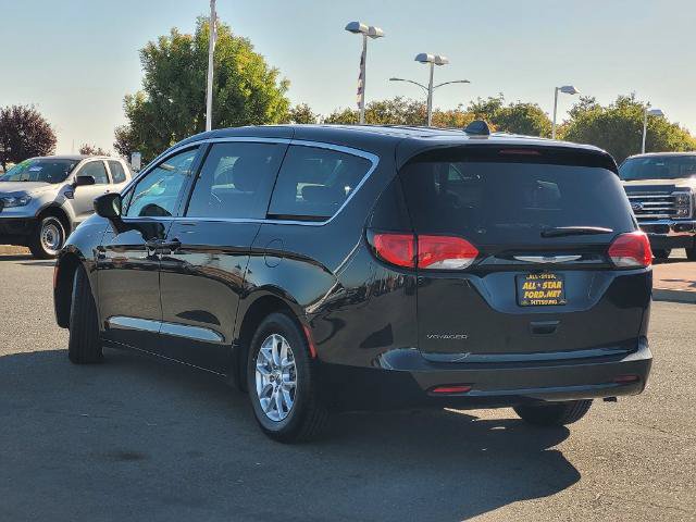Used 2023 Chrysler Voyager LX FWD image 6