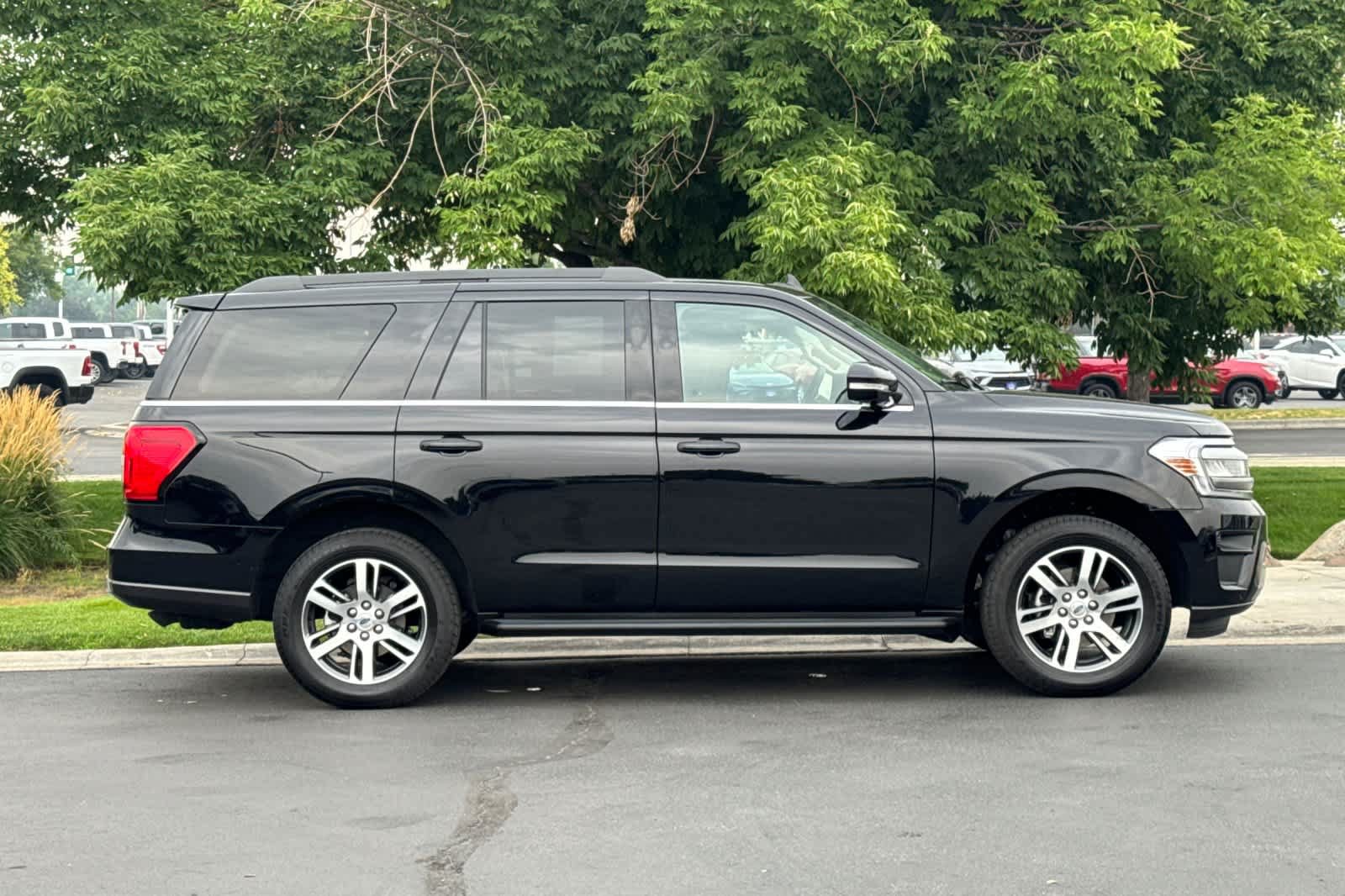 Certified 2024 Ford Expedition XLT AWD/4WD image 8