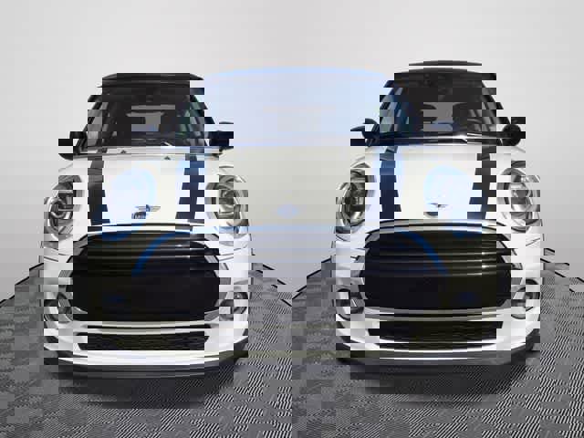 Used 2020 MINI Cooper 2-Door Hardtop image 5