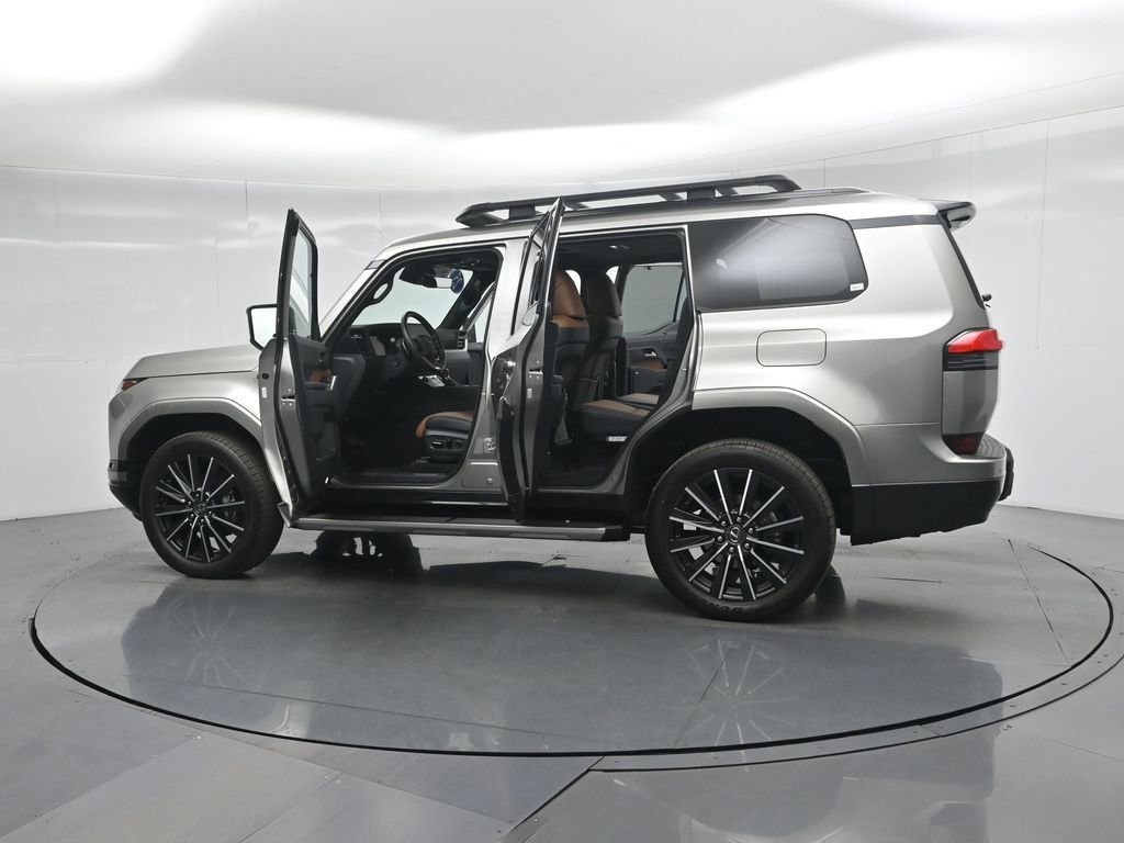 Used 2025 Lexus GX 550 w/ Accessory Package (2T) image 55