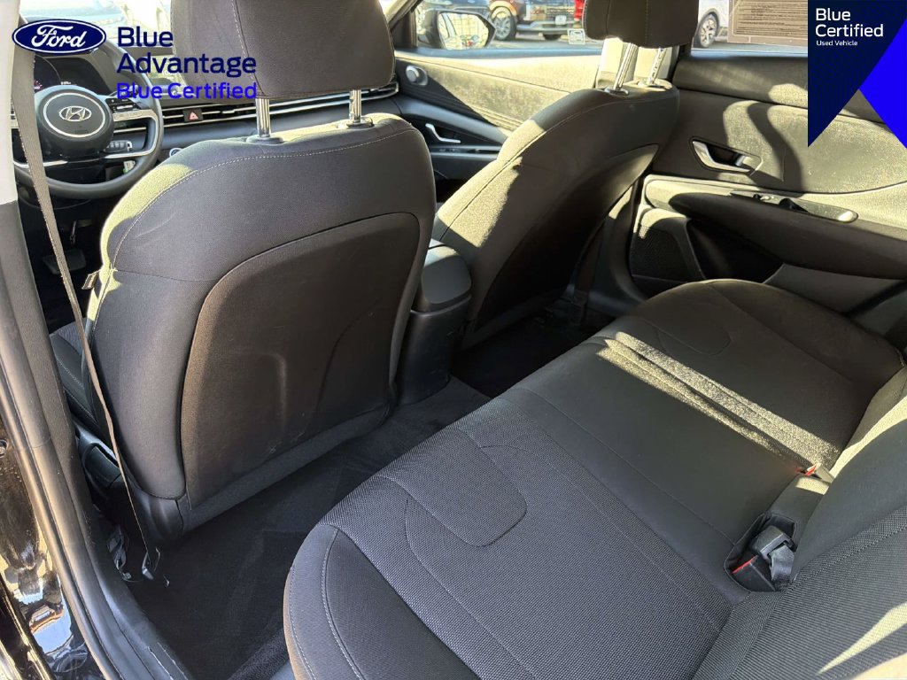 Used 2021 Hyundai Elantra SE FWD image 32
