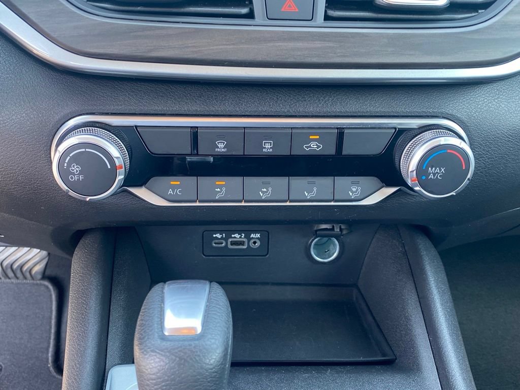 Used 2025 Nissan Altima 2.5 SV FWD image 17