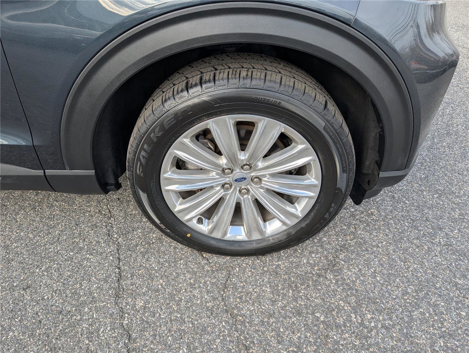 Certified 2022 Ford Explorer Limited w/ Hybrid Equipment Group 310A image 10