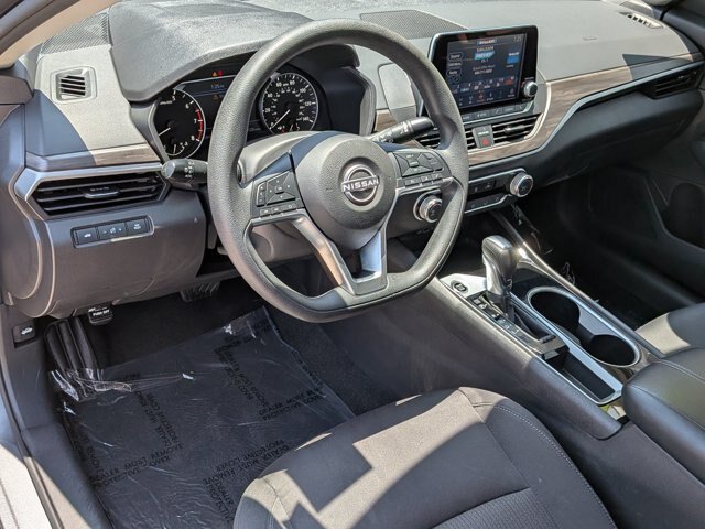 Used 2024 Nissan Altima 2.5 SV FWD image 17