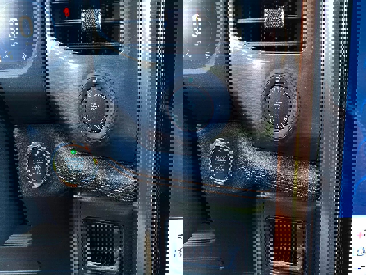 Certified 2025 Ford F150 Lightning Lariat image 30