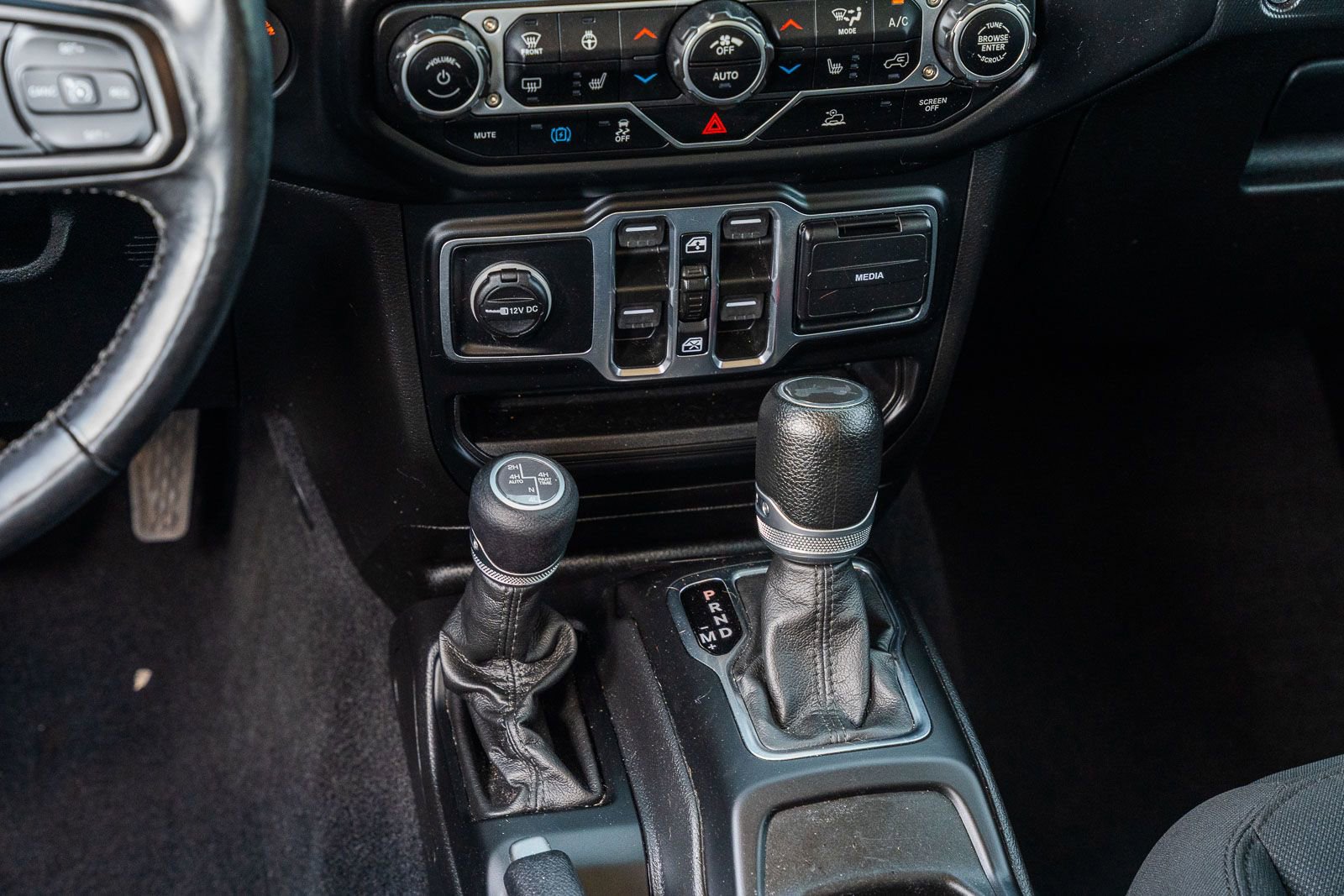 Used 2023 Jeep Wrangler Unlimited w/ Cold Weather Group AWD/4WD image 32