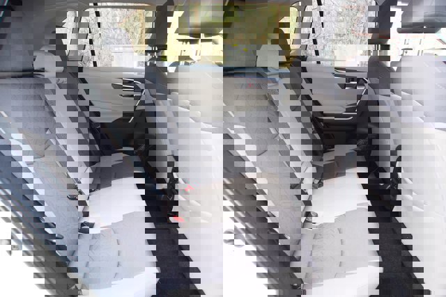 Used 2022 Toyota RAV4 XLE image 13