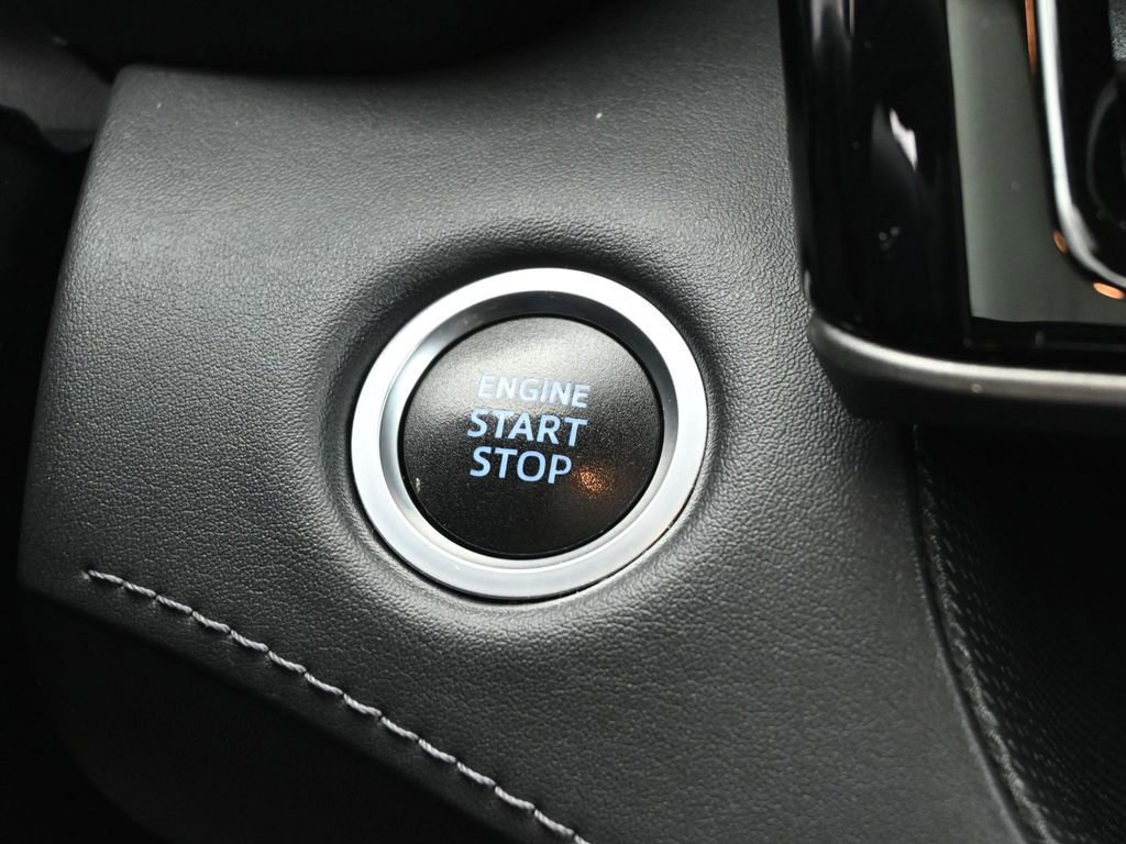 Used 2021 Toyota Highlander XLE image 41