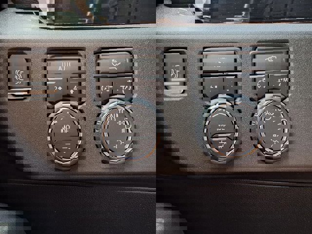 Used 2022 Chevrolet Silverado 1500 LT image 14