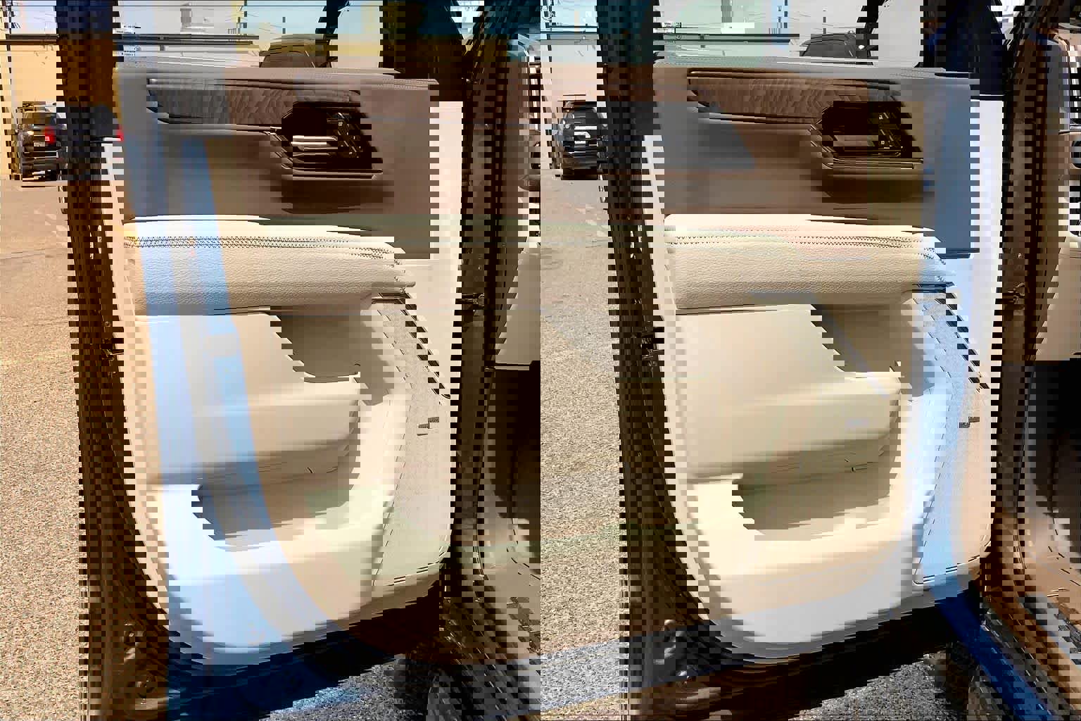 Used 2025 GMC Yukon XL Denali w/ LPO, Floor Liner Package image 22