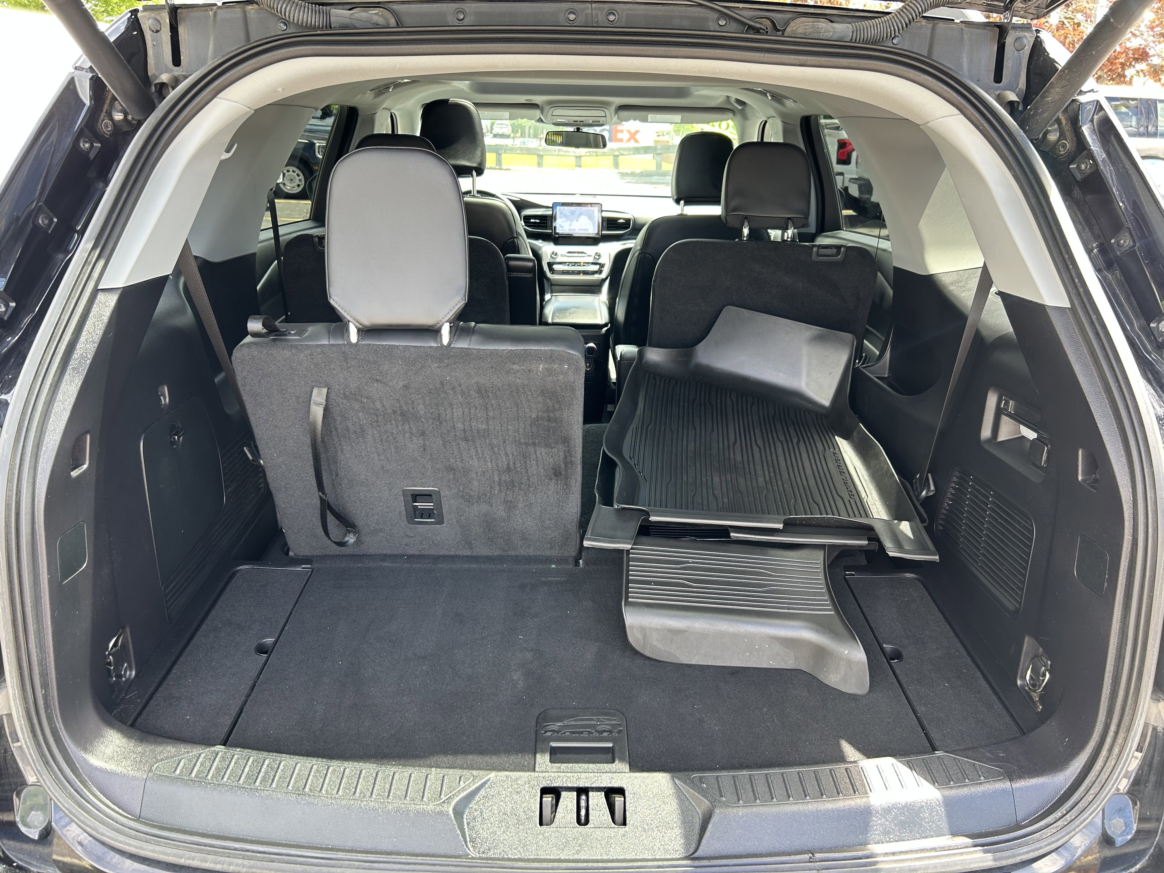 Certified 2022 Ford Explorer XLT w/ Equipment Group 202A image 31