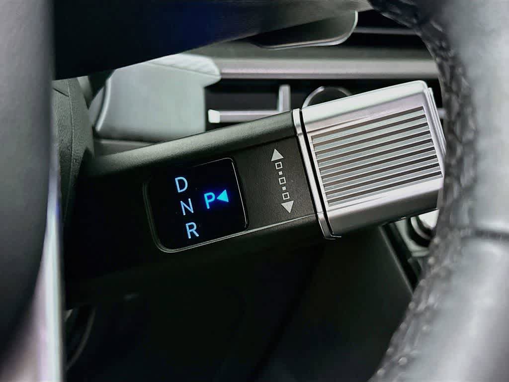 Used 2025 Hyundai Santa Fe SEL FWD image 17