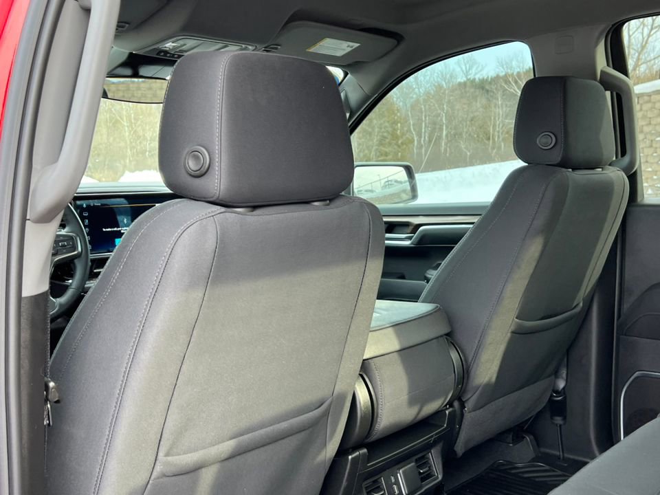 Used 2024 Chevrolet Silverado 1500 LT AWD/4WD image 30