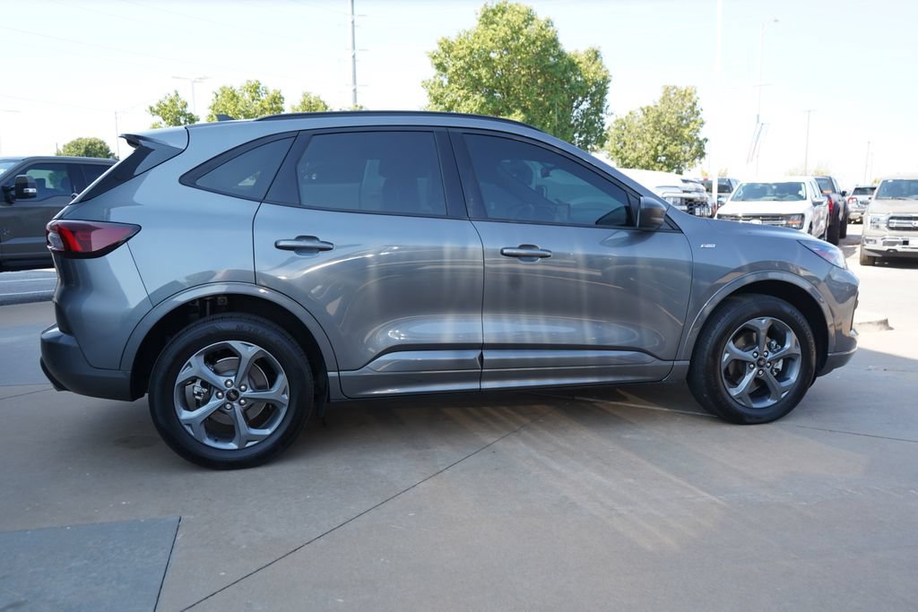Certified 2024 Ford Escape ST-Line AWD/4WD image 11