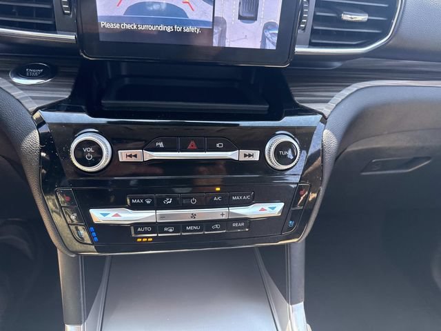 Certified 2022 Ford Explorer Limited w/ Equipment Group 301A AWD/4WD image 26
